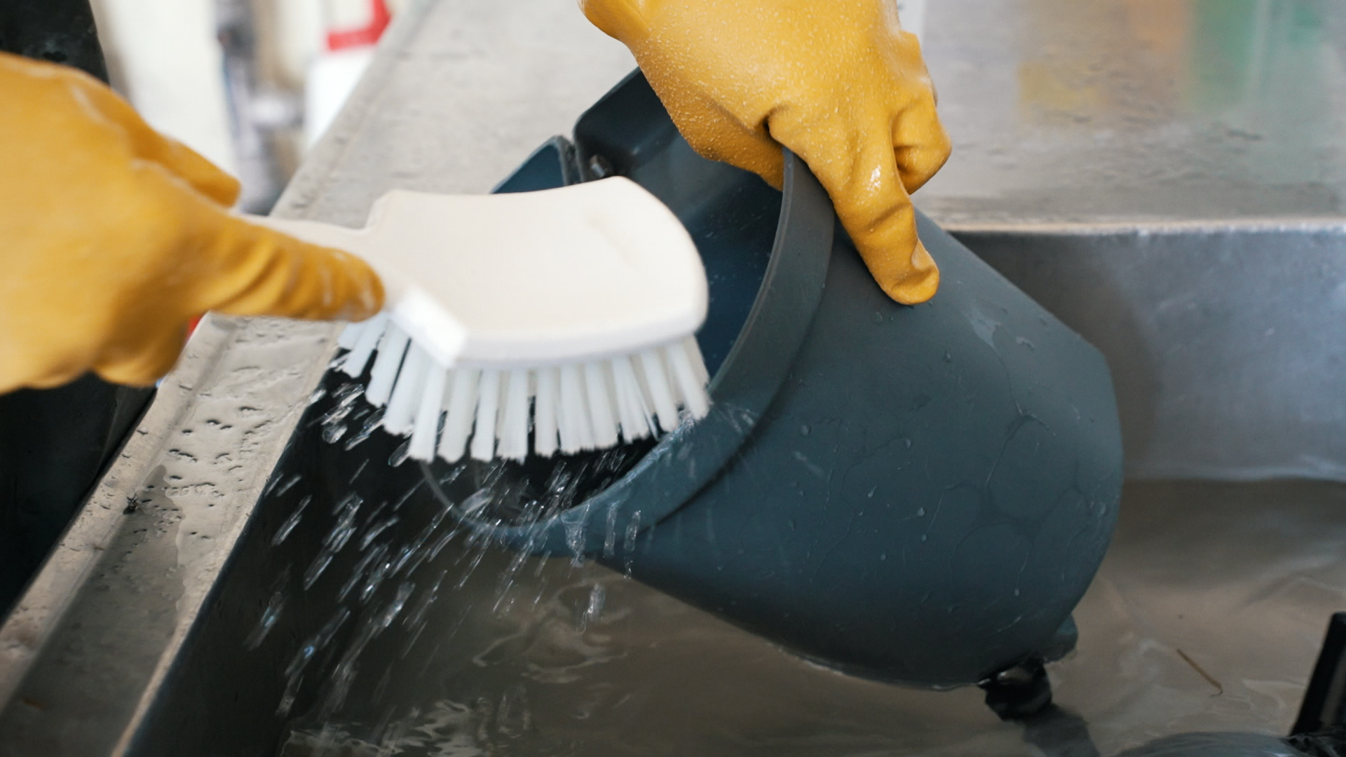 Milkbar Rengøring 00 01 03 20 Still001