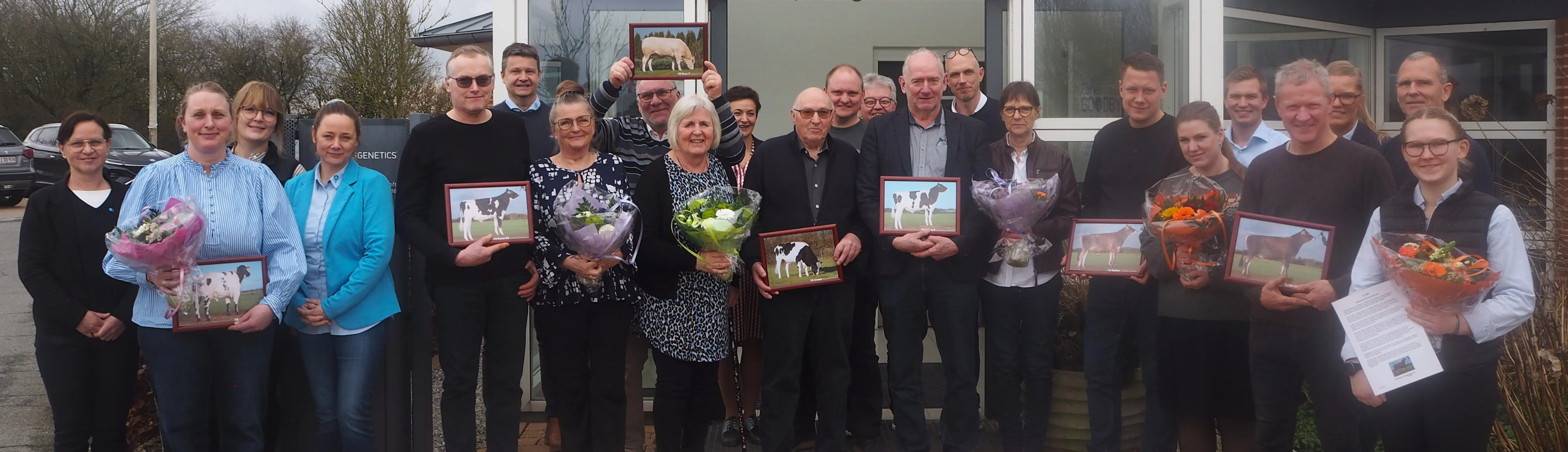 Opdrættere Til Fejring Af Deres Tyre Hos Vikinggenetics I Assentoft