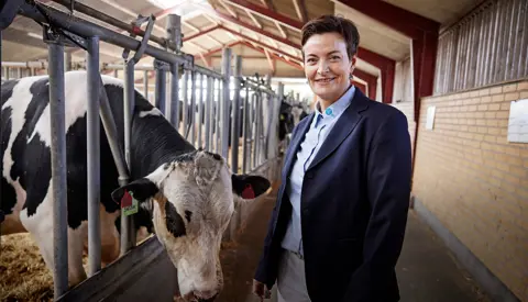 Louise Helmer Med Tyr