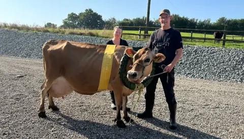 Koen 2046, Anka Og Per